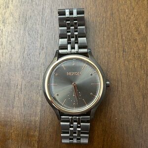 Nixon Sala Watch